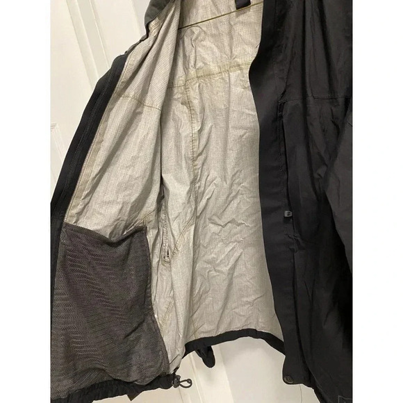REI ELEMENTS RAIN WATERPROOF WINDBREAKER  - SIZE MEDIUM - GREAT CONDITION - Picture 6 of 9